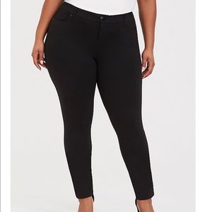 BLACK TORRID PREMIUM DENIM